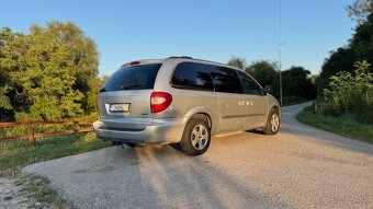 Chrysler Grand Voyager 2.8 CRD • Automat • 7 miest - 3