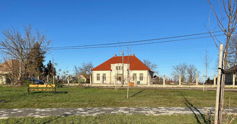 Na predaj rekonštruovaná HISTORICKÁ VILA na pozemku 6654 m2 - 3