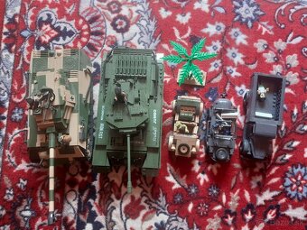 COBI stavebnice (postavené modely z org. kociek) - 3