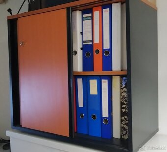 Skrinka na dokumenty s posuvnými dverami - 3