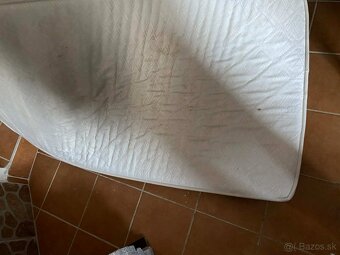 Stôl, stoličky, botník, matrac - 3