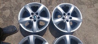 Predam eleltróny 5x100 R15 - 3
