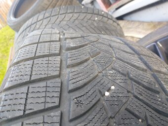 Vymením 275/40r20 range rover sport - 3