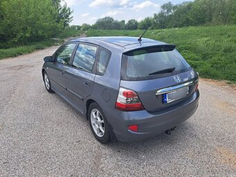 Predam Honda Civic 1.6i VTEC Sport r.v 2005 - 3