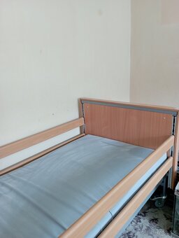 Polohovateľná posteľ - 3
