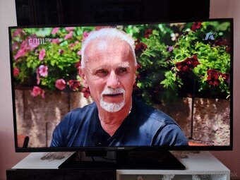 Predám SMART LED TV Phillips 42PFL3208H/12 Full HD - 3