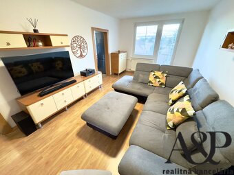 3 IZB. REKONŠTRUOVANÝ BYT S BALKÓNOM A KOMOROU, 74M2, ROBOTN - 3