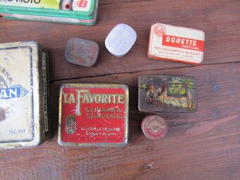 Staré plechové krabičky - 3