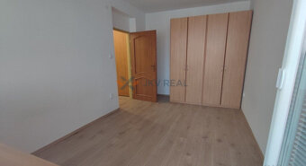 Na prenájom zariadený 2-izbový byt po rekonštrukcii s loggio - 3