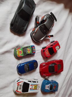 Staré autíčko, gumený vláčik. - 3