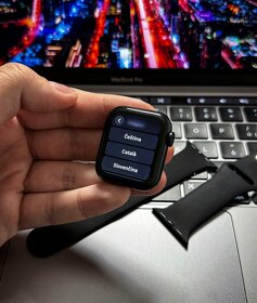 Apple Watch SE 2023 40mm Midnight - neaktivované - 3