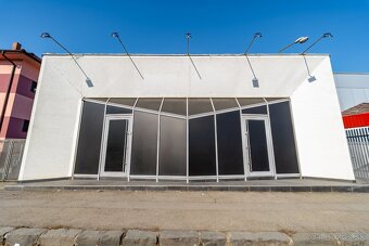 Ponúkame na predaj budovu pre obchod a služby na stanici - 3