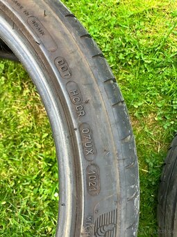 225/40 R18 - 3