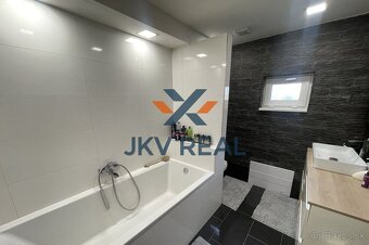Na predaj kompletne zrekonštruovaný rodinný dom vo Dvoroch n - 3