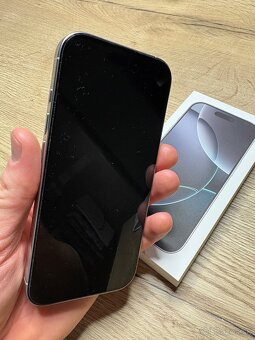 Apple iPhone 16 Pro 512GB - 3