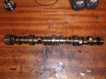 Vačková hriadeľ 5.7 hemi, (5,7) - 3