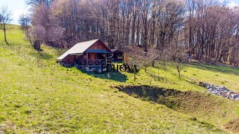 Krásny slnečný pozemok s chatkou - 3