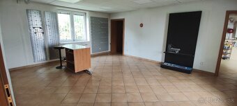 obchodny priestor s pozemkom - 3