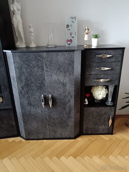 Čierna obývacia stena - 3