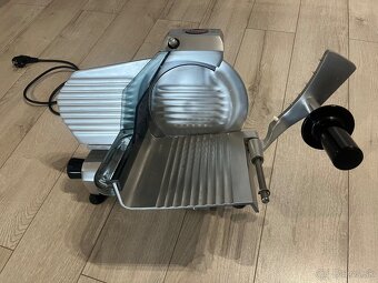 Narezovy szroj FAC - 3