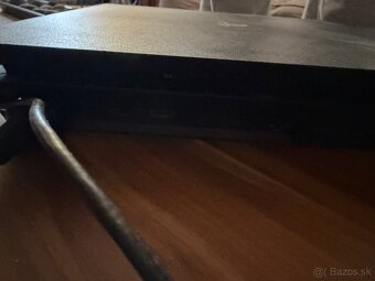 PS4 Pro 1TB +ovladac +hra - 3