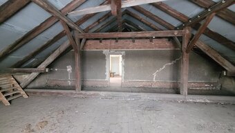 Půdní prostor o podlahové ploše 290 m² - 3