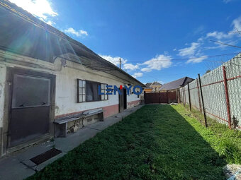 Predáme starší vidiecky dom pri Váhu / ZĽAVA 3000€ / - 3