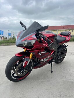 Yamaha YZF R1 - 3