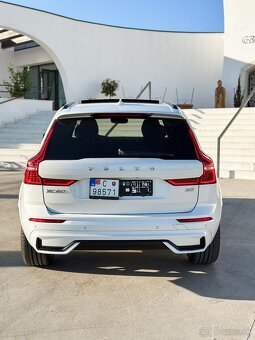 VOLVO XC60 B5 R-DESIGN - 3