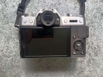 Fujifilm x-t10 + 2 baterie - 3