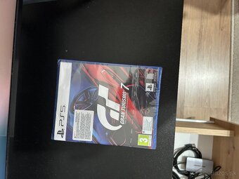 Playstation 5 s mechanikou 1 PS5 ovladac 1 PS4 ovladac - 3