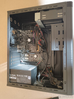 PC 4-jadrový AMD, 8GB RAM, 250GB SSD Samsung, DWD-RW, W10 - 3