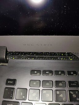 Predám herný notebook Asus rogstrix G 713 PV - 3