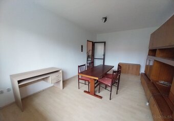 🏡 Prenájom útulného 2-izbového bytu blízko centra Handlovej - 3