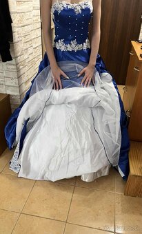 Svadobné modrobiele princeznovské šaty - 3