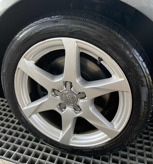 Audi 5x112 R17 225/45 - 3