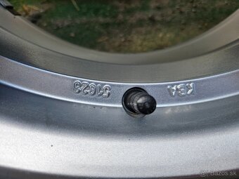 Atraktívne, originálne disky CARMANI - 5x112 r17 - 3