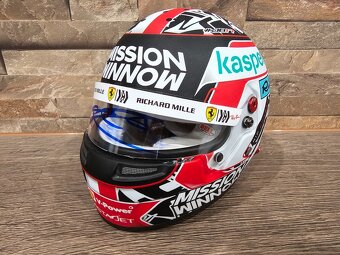 HELMY Ferrari 1:2 Leclerc -orig.podpisy,Sains Vettel - 3