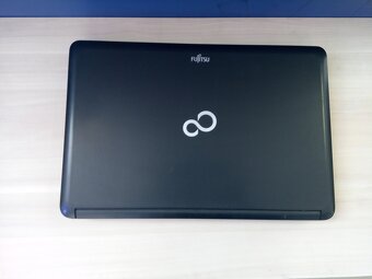 predám na diely notebooky FUJITSU. - 3