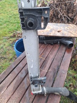 Mercedes w124 chladic benzin - 3