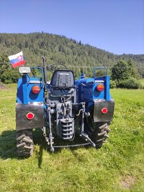 Traktor Zetor 25 - 3