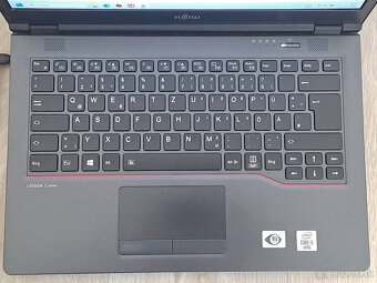 Fujitsu LifeBook U7410 - 3