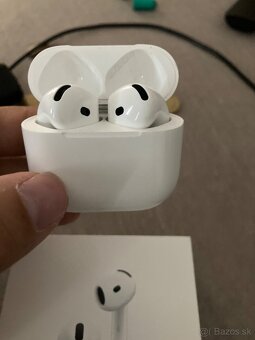 AirPods 4 - 3