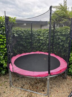 Darujem trampolínu - 3