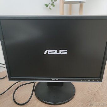 Asus vw170d 17" VGA 16:10 - 3