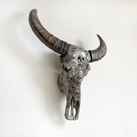 Skull Art – Veľká, ručne vyrezávaná lebka byvola, 74 cm - 3