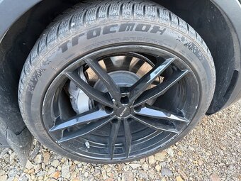 Tesla model Y R20 - 3