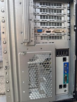 HP ProLiant ML350e Gen8 – výkonný server pre firmy - 3