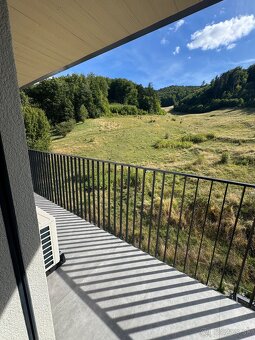 Na predaj slnečný 2-izbový byt s parkovacím miestom - 3
