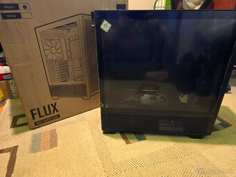 Antec Flux (Midi-Tower) Black - 3